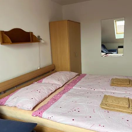 Sklipek U Staviku Za Valama * Cejkovice (Hodonin)